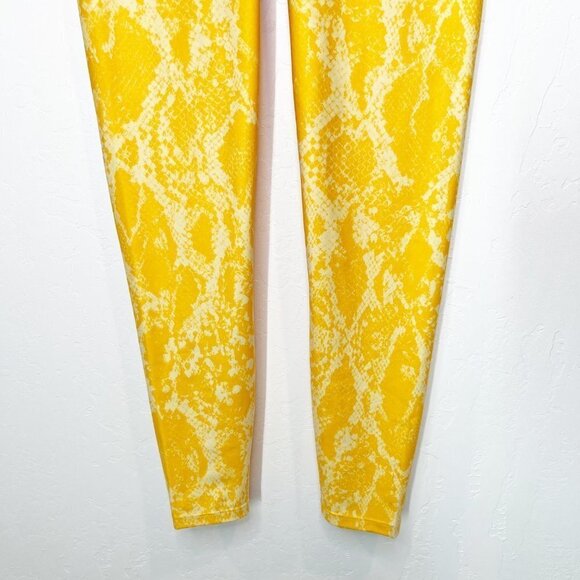 Carbon 38 Printed High Rise 7/8 Legging in Kumquat Snake Yellow reptile Size S - Picture 6 of 10